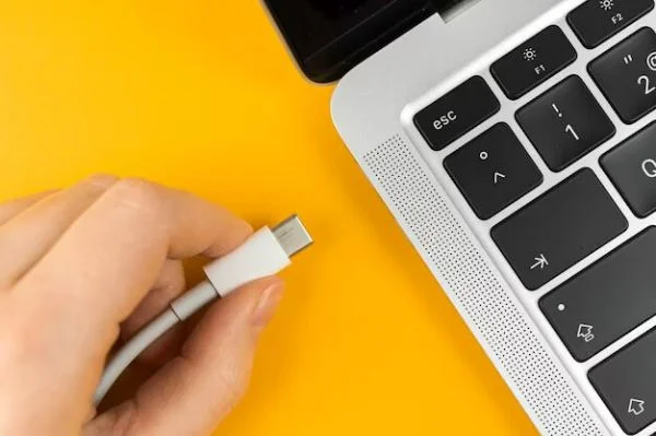 laptop tidak bisa di cas